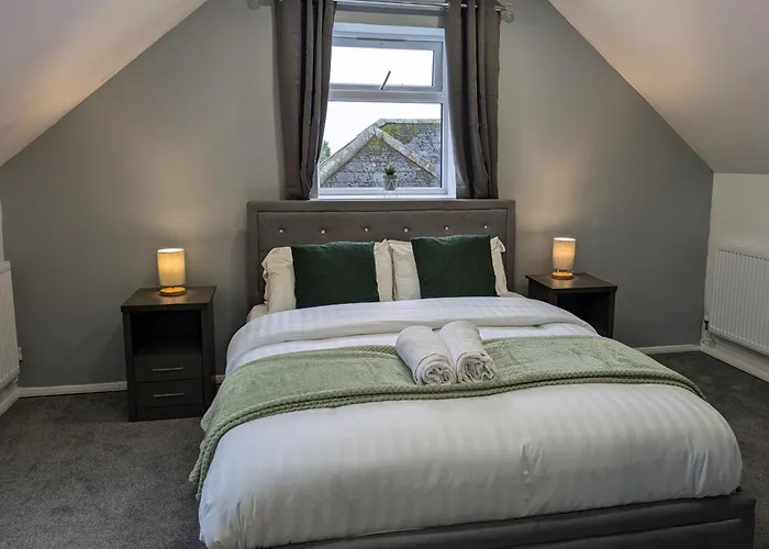 Tempting Telford 4 Bed House